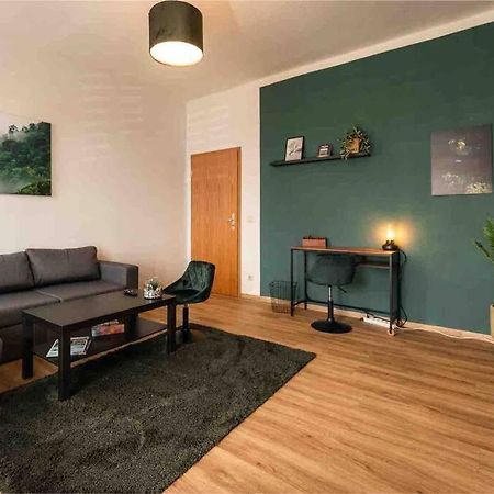 Ferienwohnung Bali Style Mit High Speed Wlan Und Gratis Parkplatz Гера Экстерьер фото