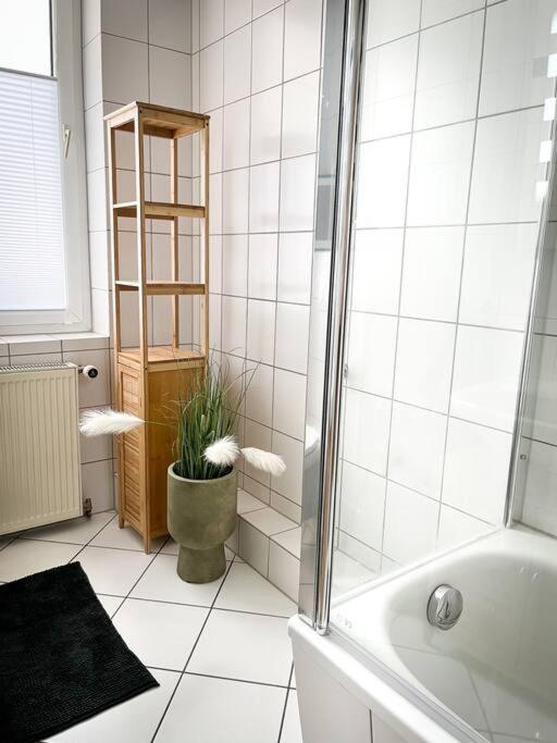 Ferienwohnung Bali Style Mit High Speed Wlan Und Gratis Parkplatz Гера Экстерьер фото